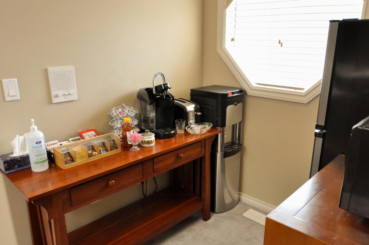 Cornerstone Bed And Breakfast Ревелсток Екстер'єр фото