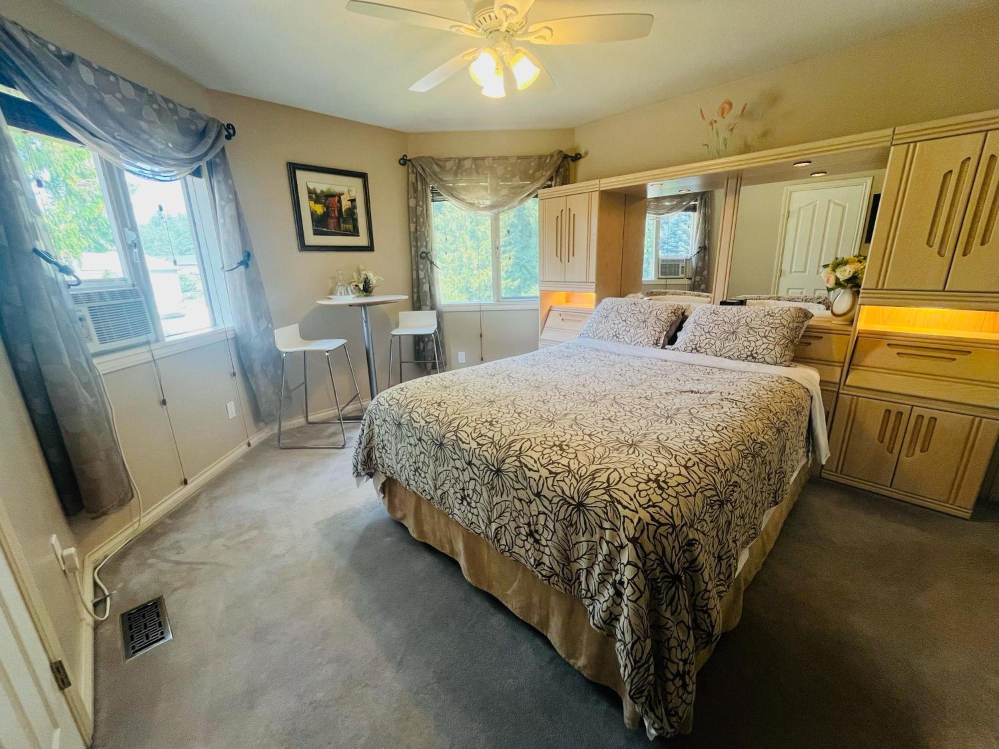 Cornerstone Bed And Breakfast Ревелсток Екстер'єр фото